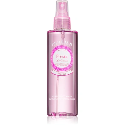 Perlier Freesia